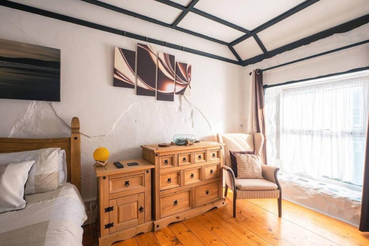 Cosy Welsh Cottage In St Davids Centre With Garden Exterior foto